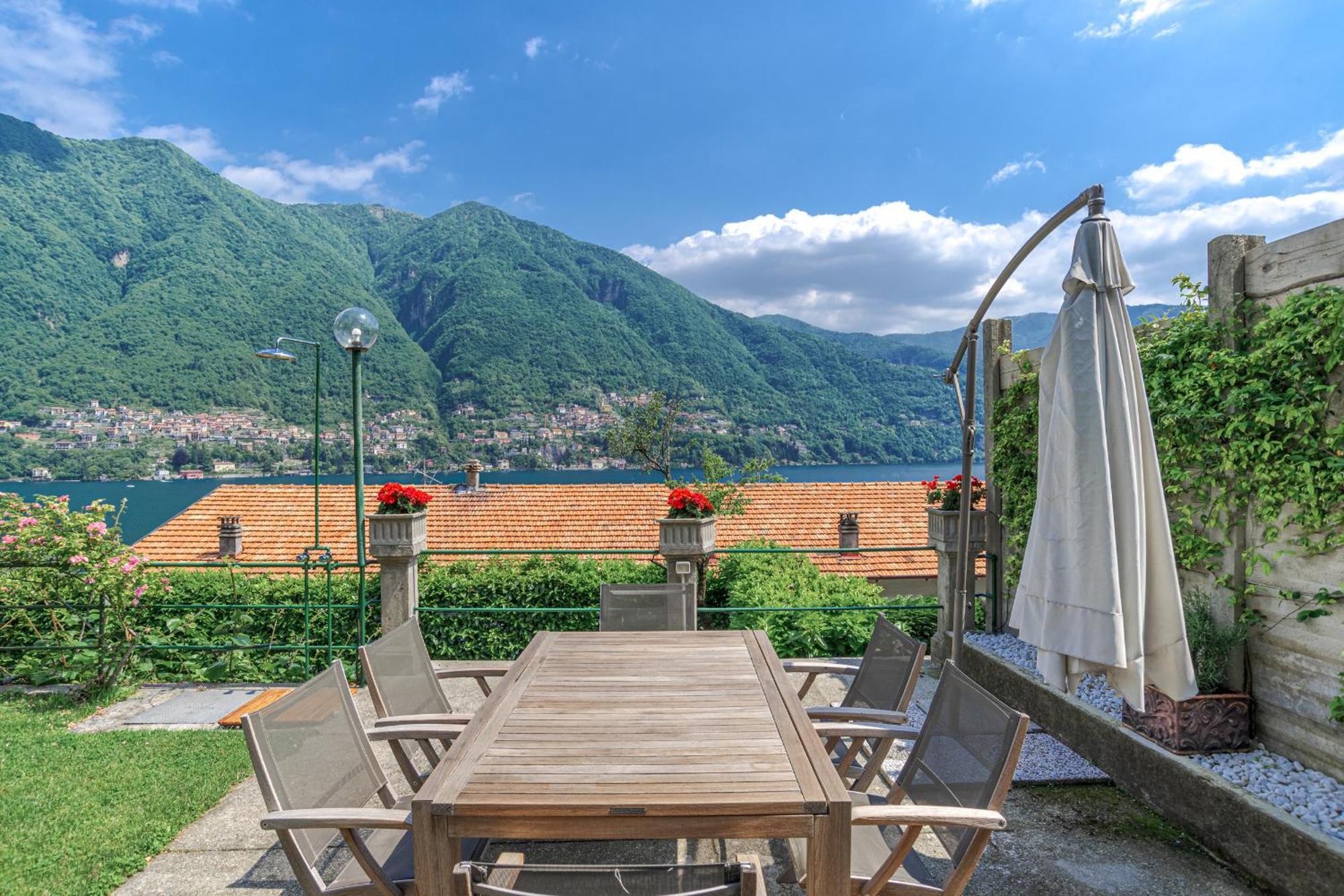 Casa Bambu - Splendida Vista Lago E Posto Auto Laglio Exterior foto