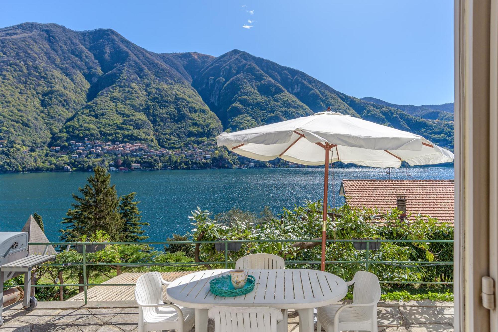 Casa Bambu - Splendida Vista Lago E Posto Auto Laglio Exterior foto